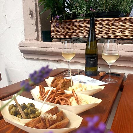 Zur Alten Rebe Ferienhaus Und Weingut Konz Buitenkant foto