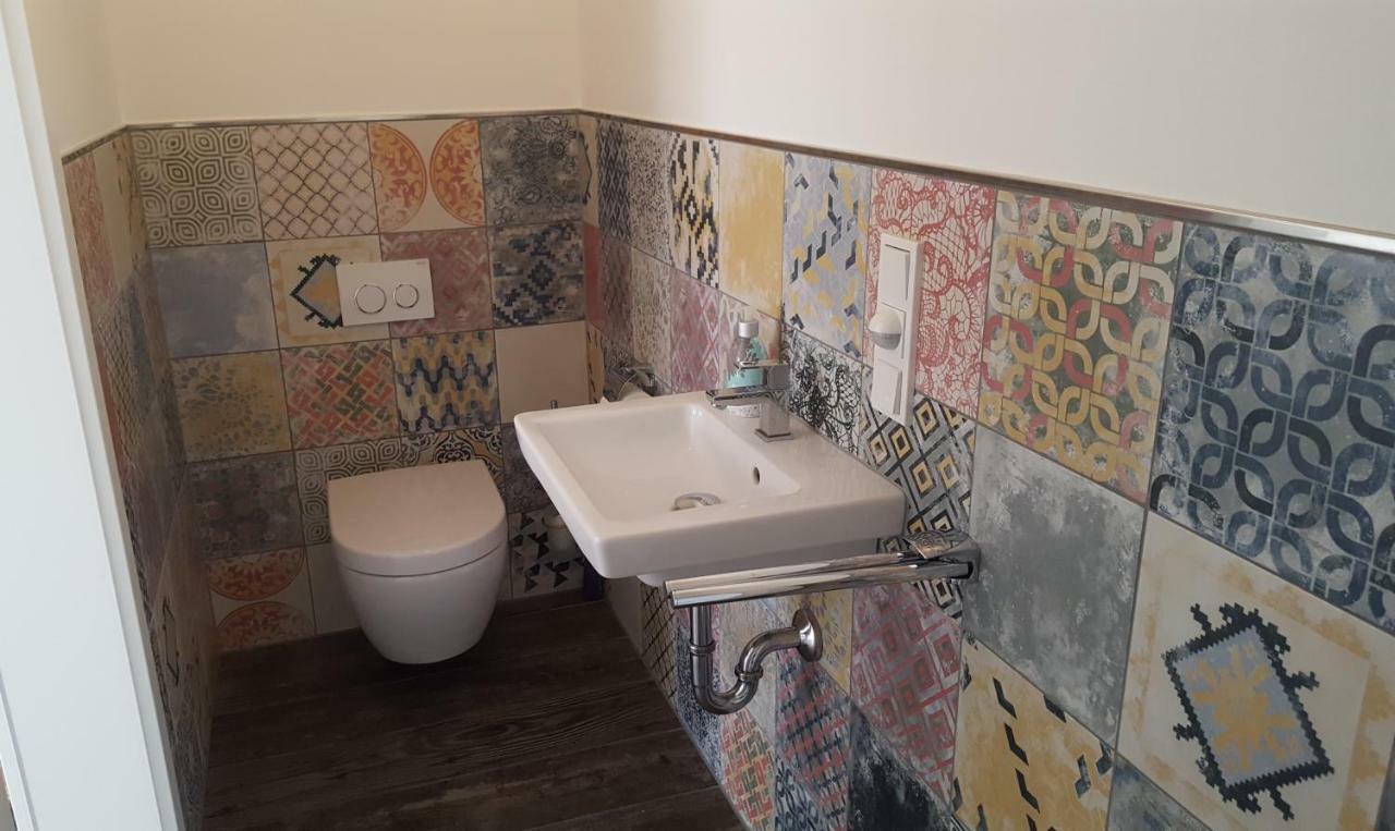 Zur Alten Rebe Ferienhaus Und Weingut Konz Buitenkant foto