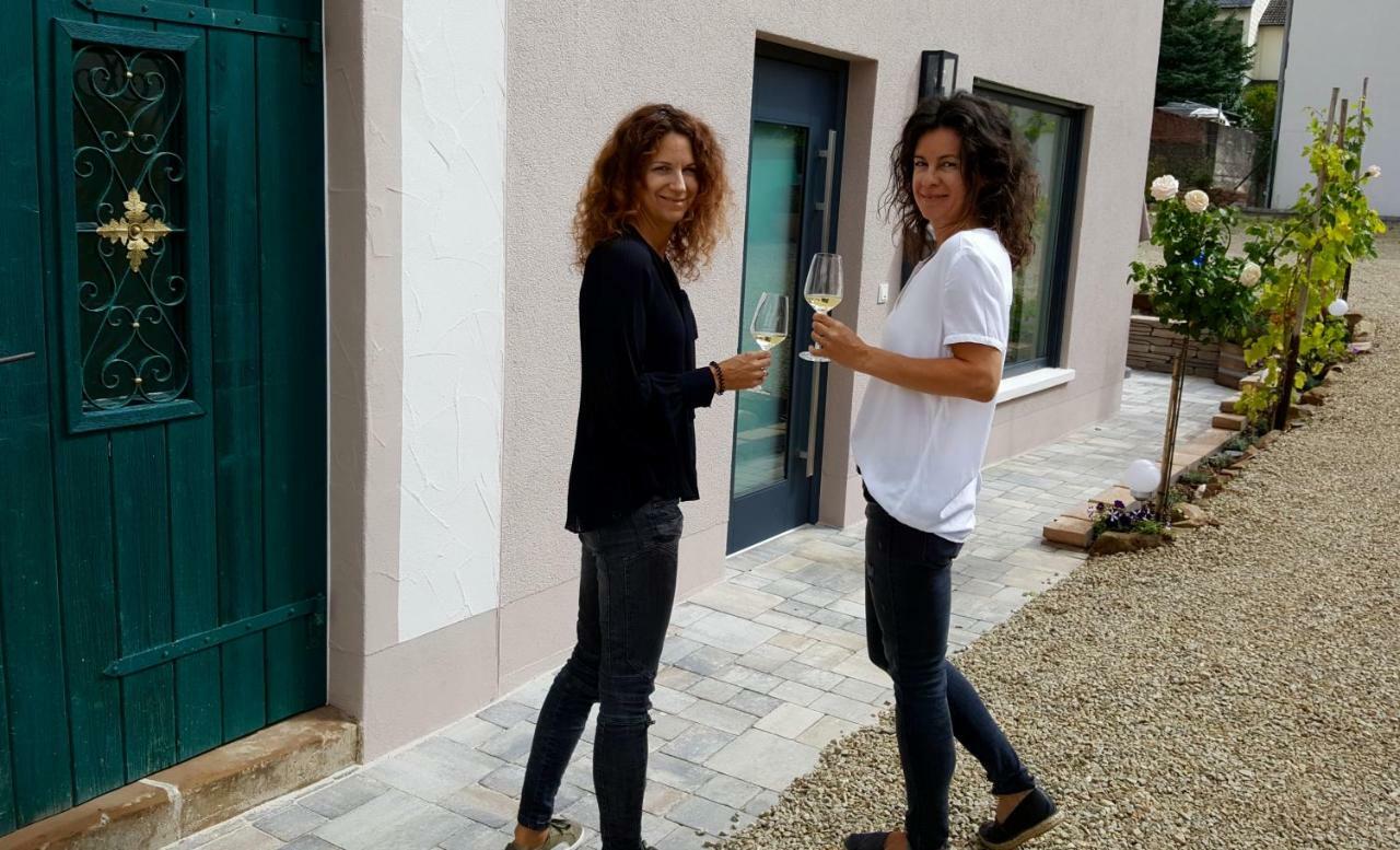 Zur Alten Rebe Ferienhaus Und Weingut Konz Buitenkant foto