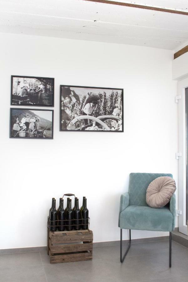 Zur Alten Rebe Ferienhaus Und Weingut Konz Buitenkant foto