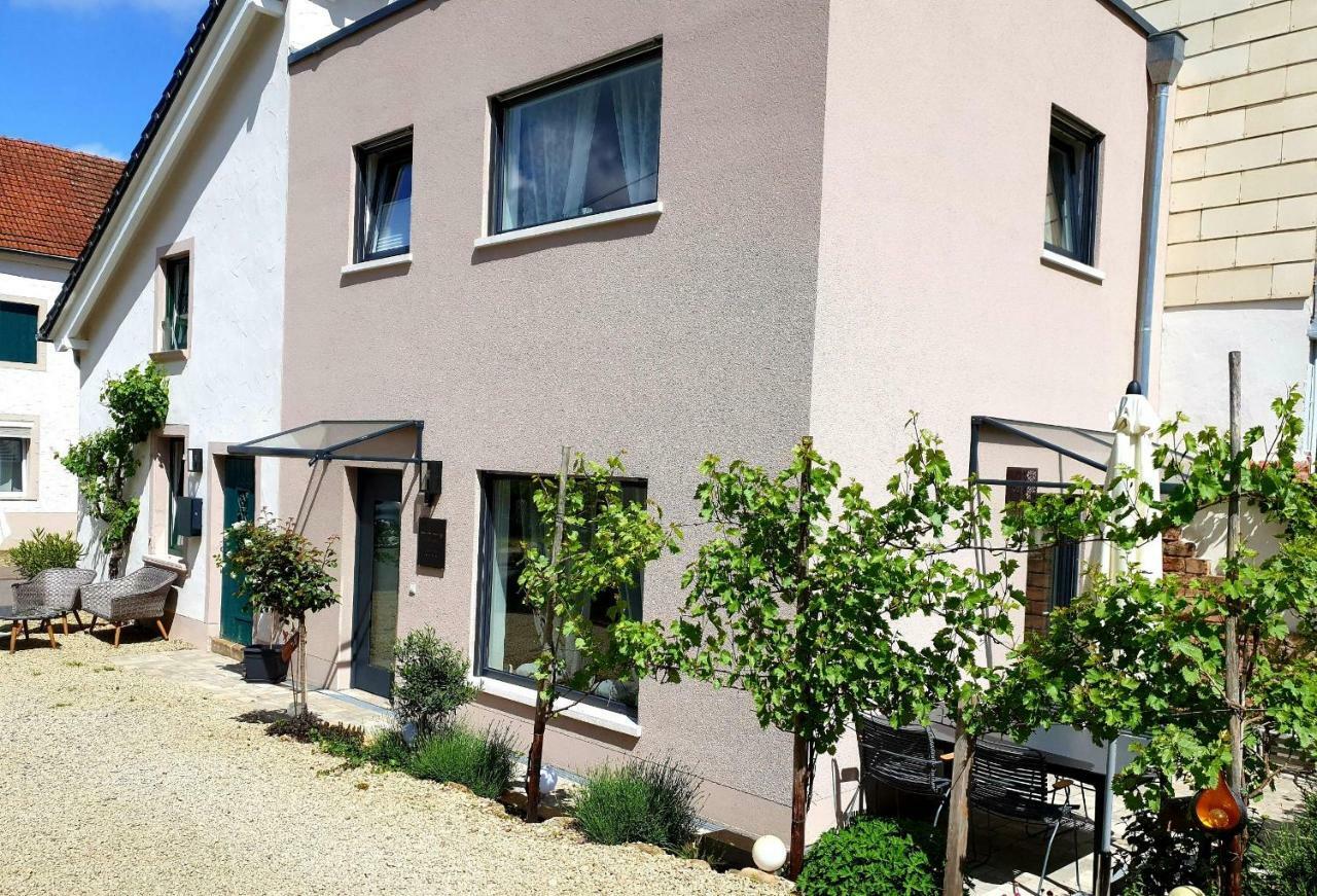 Zur Alten Rebe Ferienhaus Und Weingut Konz Buitenkant foto